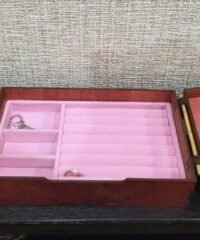 Jewelry box