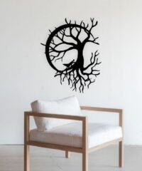 Tree with wolf