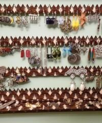 Wall mount earring rack