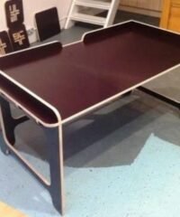 Nell desk
