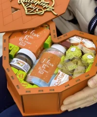 Plywood heart shaped gift box Plywood heart shaped gift box