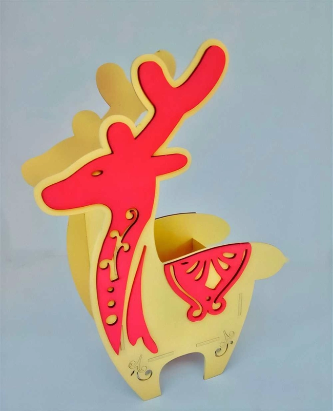 Wood reindeer pencil holder template for