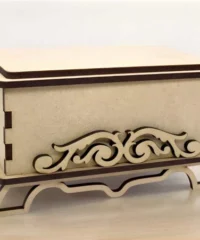 Delicate wood box