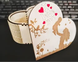 Heart gift box for mom